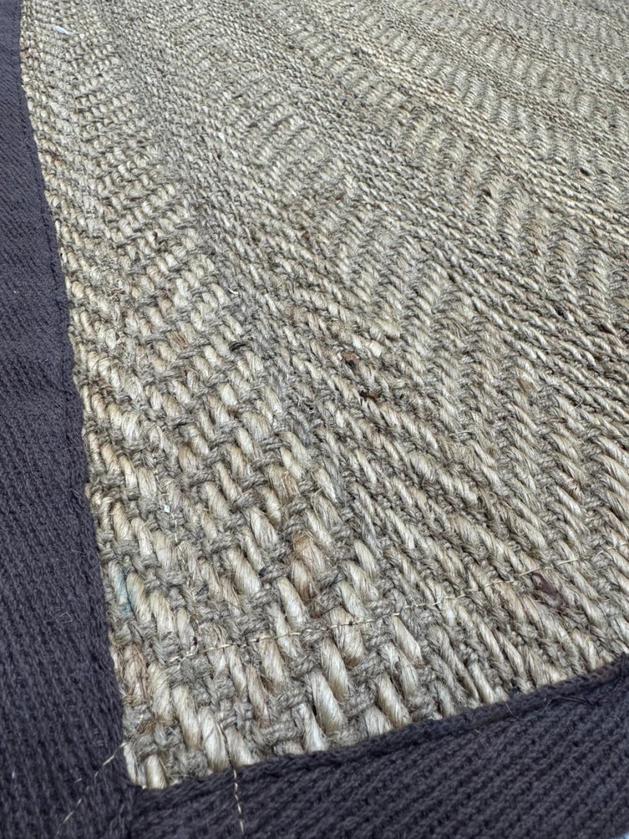 BAJADA DE CAMA YUTE BORDE CAF… 90x150 - laalfombreria